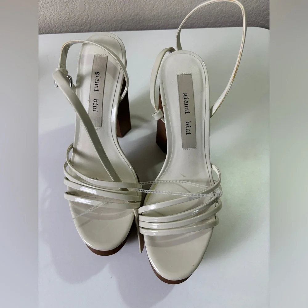 NWT Gianni Bini Cream Patent Parrish Strappy Platform Heeled Sandals 8.5